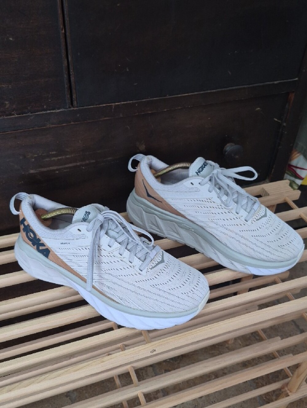 Hoka Womens Arahi 4 White and Tan Athletic Running Shoes - Picture 4 of 6